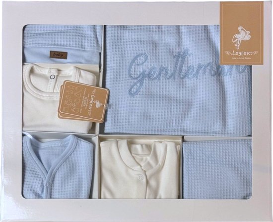 10-delige Babygeschenksetje met alles voor een pasgeboren baby in de kleur lichtblauw en in de maat 0 tot en met 3 maanden jaar oud van Merkloos