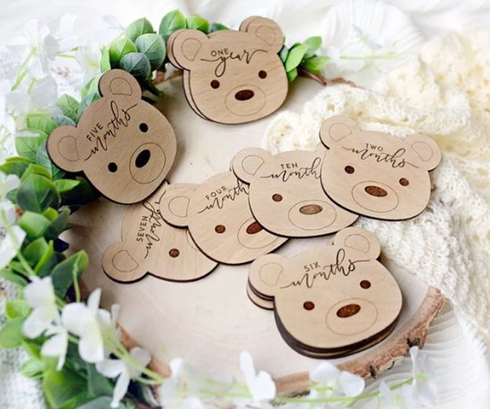 14 Houten Mijlpaalkaarten Baby - Babyshower cadeau - Kraamcadeau Jongen en meisje - milestone cards/beertje van Little Dutch