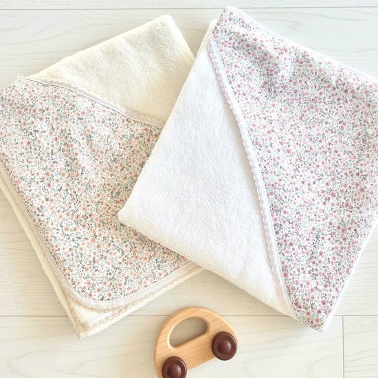 2 x baby Badcape | baby handdoek | Bloemenprint | 2 delige set (80×80) 100% katoen