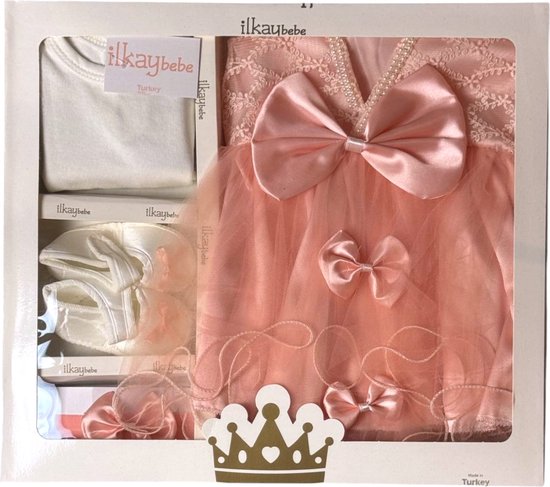 4-delige Babygeschenksetje met jurk, romper, hoofdband en schoentjes in de kleur zalm en in de maat 0 tot en met 3 maanden jaar oud van Merkloos