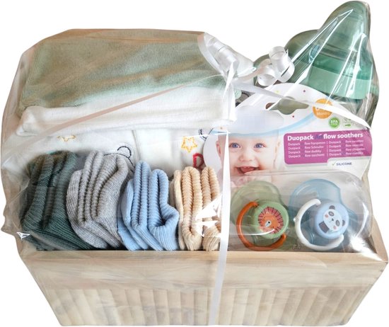 5-delige Babygeschenksetje met onesie, deken, sokken, speen, fles in de kleur groen en in de maat 0 tot en met 3 maanden jaar oud van Cangaroo