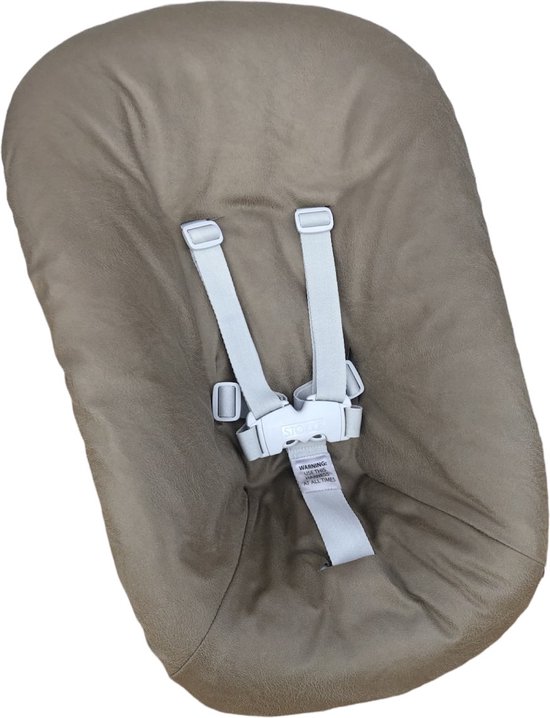#50 newborn hoes, Leger groen suede look, Stokke Tripp Trapp. Ook geschikt voor Kidsmill Up. van Ukje