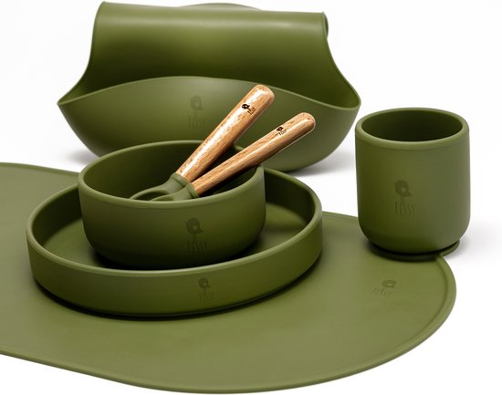 7 delige set Siliconen Kinderservies set ( Olive ) - Eetset peuter - Baby Servies - Antislip - BPA vrij - Onbreekbaar - Giftset - Kraamcadeau - Babyshower - Siliconen Kinderbestek - siliconen servies baby set - Cadeau van Cangaroo