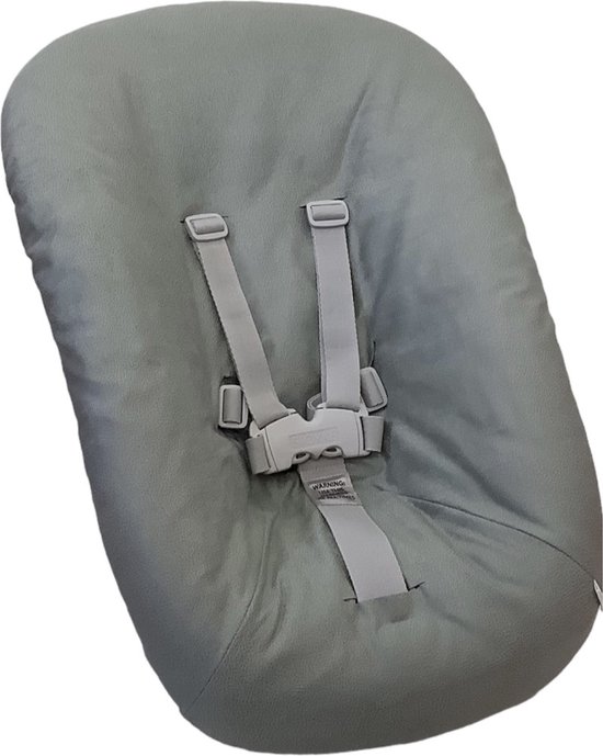 #74 Newborn hoes, Oud groen suéde look, Stokke Tripp Trapp. Ook geschikt voor Kidsmill Up. van Ukje