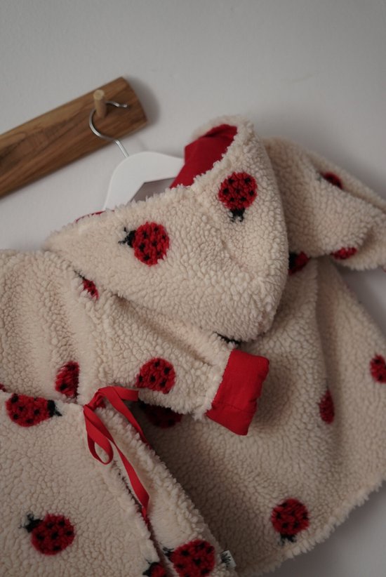 Baby-badjasje-beige met lieveheersbeestjes-maat 80-handgemaakt-(Sweet baby Bedstraw)