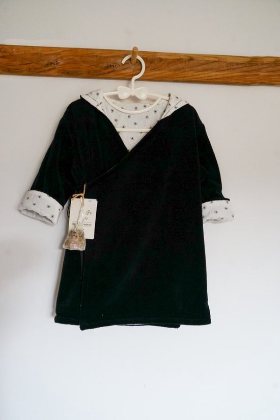 Baby-badjasje-jongen-zwart wit-maat 80-handgemaakt (Sweet baby Bedstraw) van Sweet Baby Bedstraw