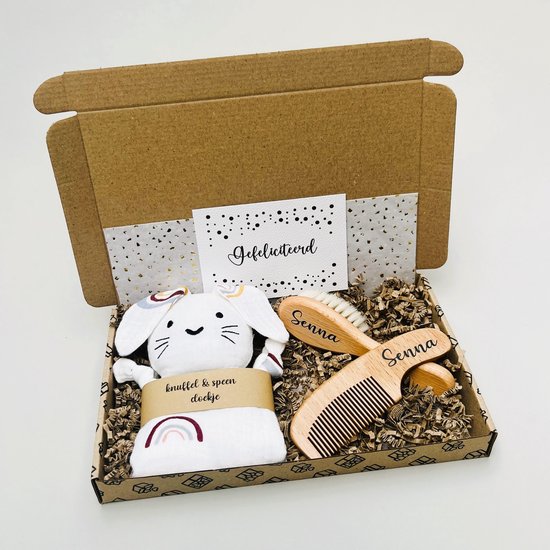 baby borstel en kam van hout met naam - Knuffeldoekje/Speendoekje regenboog - cadeau door de brievenbus - baby geschenkset - geboorte baby - kraam cadeau - Cadeau voor pasgeboren baby - Baby borstel set met naam van Merkloos