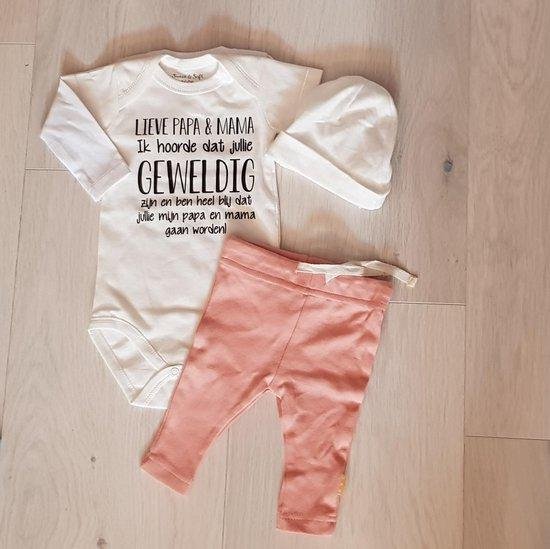 Baby cadeau geboorte papa en mama worden geworden meisje set met tekst aanstaande zwanger kledingset pasgeboren unisex Bodysuit - babykleding Huispakje - Kraamkado - Gift Set babyset kraamcadeau pakje babygeschenk babygeschenkset kraampakket van FeyLines