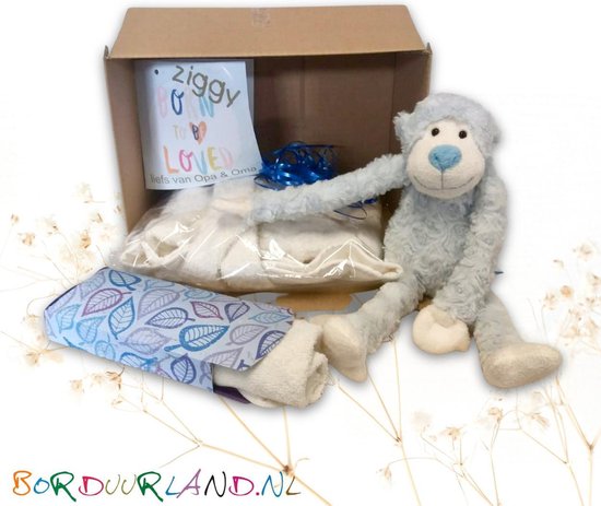 Baby Cadeau Pakket-Kraam Kado-Kraam Cadeau-Baby Geborduurde naam op Baby Badjas - Kraampakket met Naam - Kraam Cadeau Jongen - Baby Geschenkset met Funnies Slingeraap, Baby Badjas en Slabbetje van Funnies.