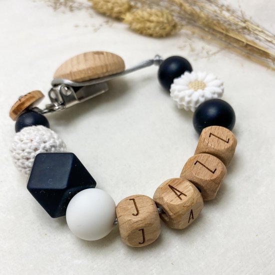 Baby Chique Uden | Speenkoord met naam | Zwart Wit Flower | Kraam cadeau | Babyshower | Babygym | Baby born | Gepersonaliseerd van Baby Chique Uden