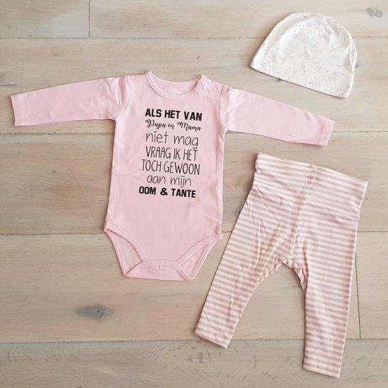 Baby geboorte cadeau Meisjes Setje| maat 62-68 - roze mutsje beertje roze broekje streep en roze romper lange mouw met tekst zwart Als het van papa en mama niet mag vraag ik het toch gewoon aan mijn oom en tante - Bodysuit - Huispakje - Kraamkado van Sweet Bobbi