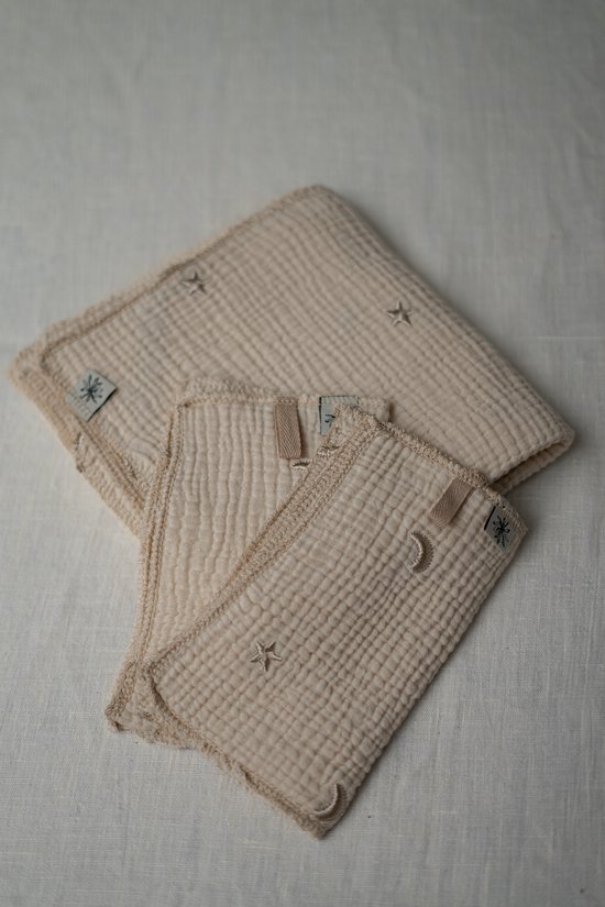 Baby- geschenkset-hydrofiel-ecru-handgemaakt ( Sweet Baby Bedstraw) van Sweet Baby Bedstraw