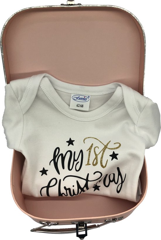 Baby koffertje roze & kerst-rompertje - wit - met eigen naam en voetjes op koffertje van Lovz
