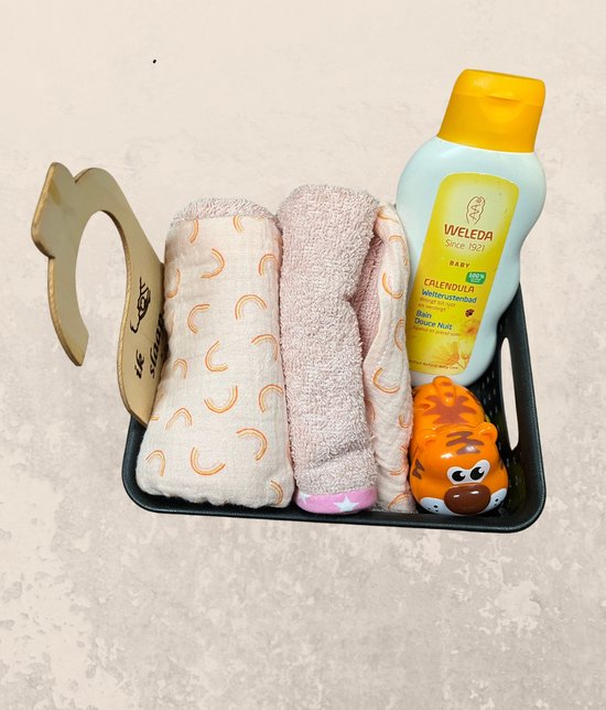 Baby - Kraam cadeau - Cadeautje - Uniek - Deurhanger - Spuugdoek - Washandje