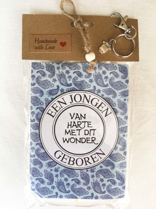 baby kraamcadeau met de tekst 'een jongen geboren' , geboorte jongen, luierkado, babyshower, zwangerschap, zwanger van De Little One.