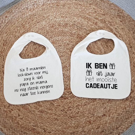 Baby slab Met Tekst corona lockdown - Bekendmaking Zwangerschap cadeau set aankondiging geboorte eerste moederdag vaderdag zwangerschapsaankondiging papa mama opa en oma oom tante bekend maken geslacht voor jongen of meisje bekendmaken van SuperWenskaart