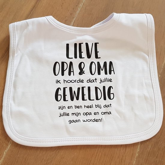 Baby slabbetje cadeau tekst opa en oma zwangerschap bekendmaking aankondiging voor de liefste aanstaande geboorte cadeau gaat worden jullie worden zwangerschapsaankondiging hoera bekendmaken van Huupssy