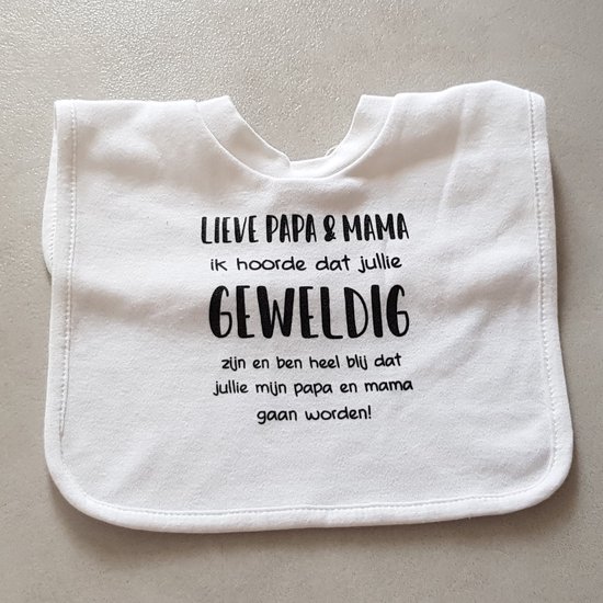 Baby slabbetje cadeau tekst papa en mama worden zwangerschap bekendmaking aankondiging voor de liefste aanstaande geboorte gaat worden jullie hoera zwangerschapsaankondiging eerste moederdag vaderdag van The Cotton Baby