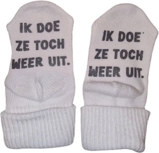 baby sokjes ik doe ze toch weer uit van Merkloos