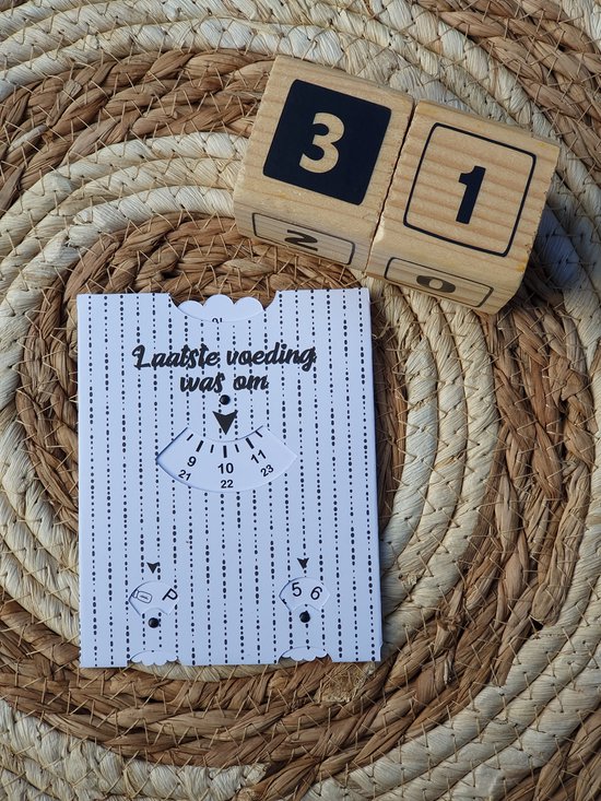 Baby Voedingskaart | Voedingsschijf | Kraamcadeau | Zwangerschap | 31- zwart | wit stippenlijnen van Logan & Lenora