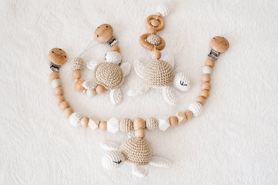 Baby wagenspanner schildpad - Babygeschenkset- gehaakt kraamcadeau - speenkoord - kraamcadeau meisje - beige - babycadeau
