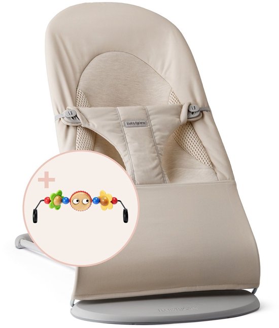 BabyBjörn Balance Zachte Levenscoopstoel - Lichtbeige + Speeltje van Babybjörn