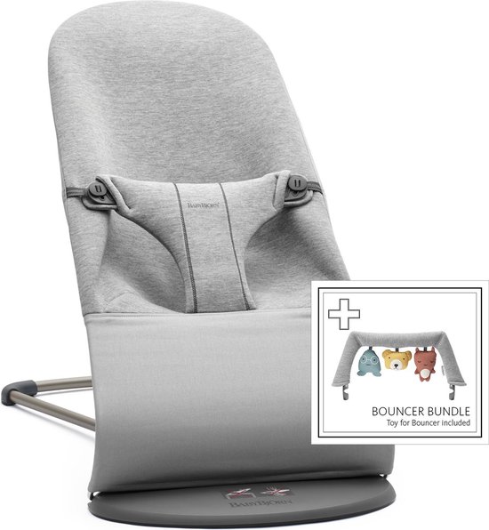 BabyBjörn Wipstoel Bliss Bundle - 3D Jersey - Lichtgrijs incl Speelboog Knuffelvriendjes van Babybjörn