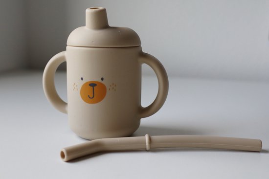 Babyboel Drinkbeker Beertje - Voor Baby's en Peuters - Beige Cup met Beertje - Twee Handige Handvaten - Inclusief Rietje - Morsvrij Ontwerp voor Zorgeloos Drinken van Babyboel