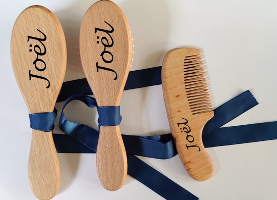 Babykam gepseronaliseerde set met extra zachte borstel- jongen- borstel bamboe Baby Borstel - Baby Verzorginsset - Baby Kam - Baby Setje - Baby Manicureset - Baby borstel en kam - Houten Baby Kam- kraamcadeau van Merkloos