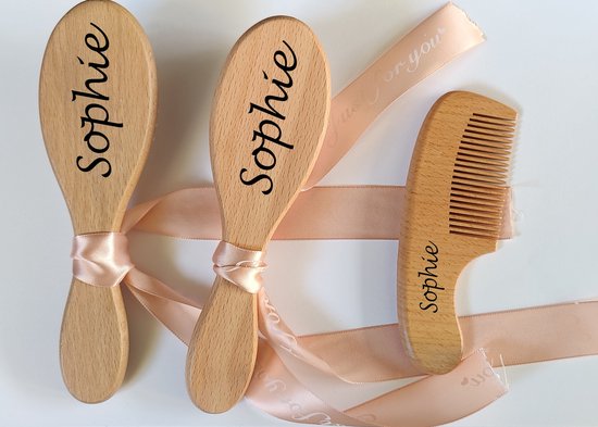 Babykam gepseronaliseerde set met extra zachte borstel- meisje - borstel bamboe Baby Borstel - Baby Verzorginsset - Baby Kam - Baby Setje - Baby Manicureset - Baby borstel en kam - Houten Baby Kam- kraamcadeau van Nattou