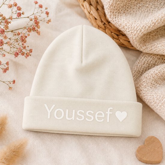 Babymutsje met Naam Ecru – Gepersonaliseerd Newborn Mutsje Ecru – Kraamcadeau Baby – Ecru Unisex