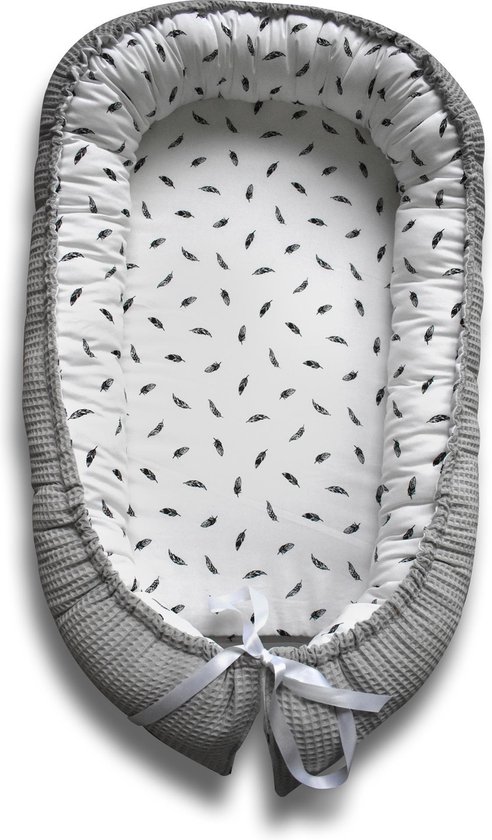 Babynest Lichtgrijs Veertjes van Woezel & Pip