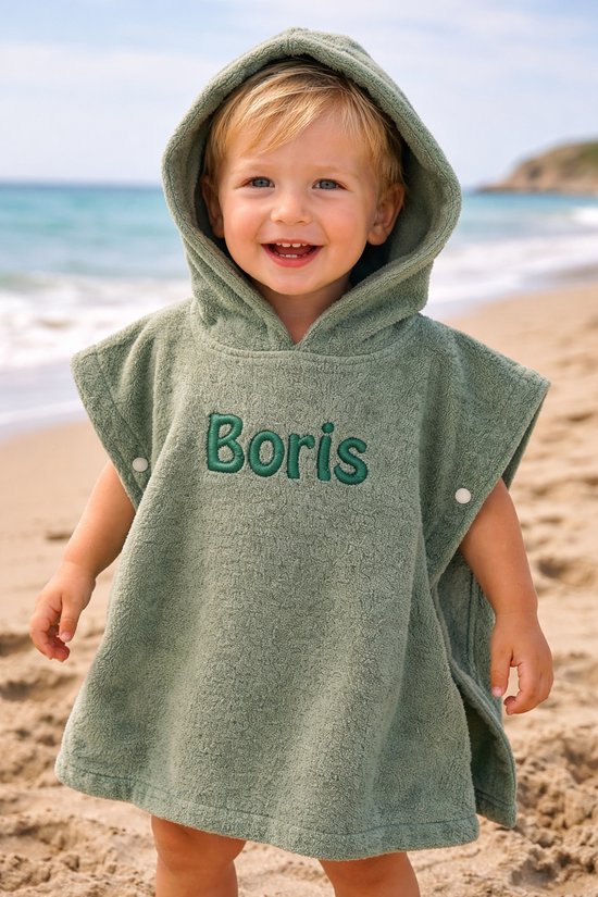 Badponcho groen met geborduurde naam van Merkloos