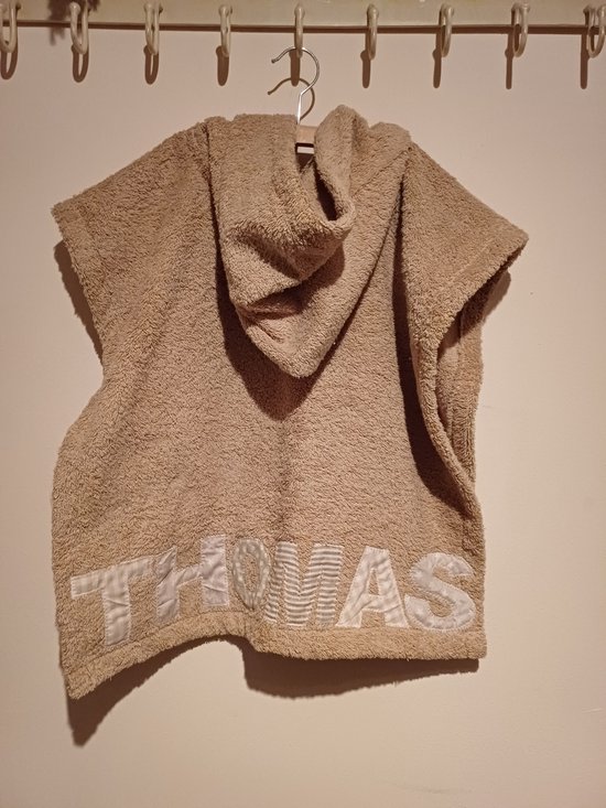 Badponcho met naam beige
