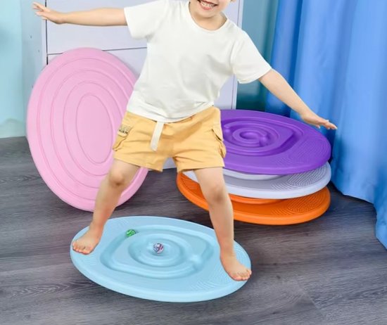 Balance Board - Licht Blauw kleur - Met 5 echte houten balletjes - voor Kinderen - Stimuleert de motoriek - Montessori speelgoed - Vanaf 3 jaar van Color&Wood