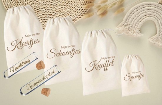 Bewaarzakken set 6 delig - eerste knuffel - eerste kleertjes - eerste schoentjes - eerste speentje - zwangerschaptest - navelstreng - herinneringen baby | van Merkloos