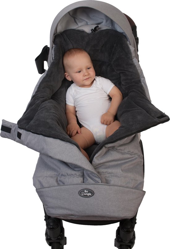 Bo Jungle - Voetenzak Buggy universeel - Waterbestendig - Windbestendig - Fleece voering - Winter - Met kap - Wasbaar - Anti-slip onderkant - Kinderwagen - Geschikt voor 5 puntsgordel - Thermo Foormuff Universal Licht Grijs van Bo Jungle