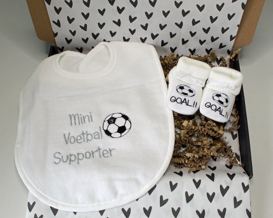 Brievenbus cadeau Mini voetbal supporter - cadeau baby - kraamcadeau - voetbal van Voetbal Baby Cadeau
