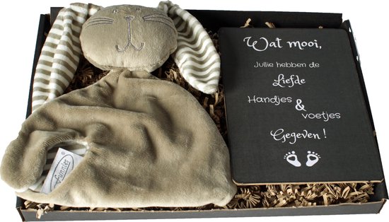 Brievenbuscadeau baby, zwangerschap, knuffelkonijn grijs, tekstbord wat mooi van Giftfox