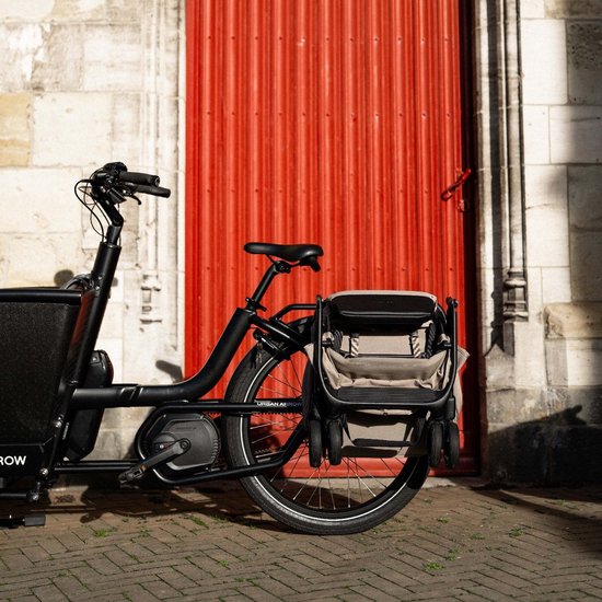 BuggyFix - neem compact buggy mee op Urban Arrow bakfiets met Essential V2 bagagedrager
