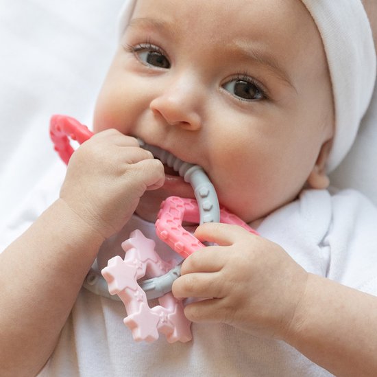 Bumkins Silicone Teething Charms Bijtring - Roze - Vanaf 3 Maanden - Grote Getextureerde Ring (7,6 cm) met 3 Kleinere Hangers (5,1 cm) - 100% Voedselveilig Siliconen - BPA-, PVC-, Ftalaat- en Loodvrij - Vaatwasserbestendig