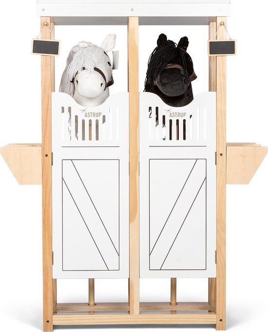 ByAstrup - Stal voor bij stokpaardjes van ByAstrup.