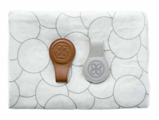 Cloby multifunctionele doek - wit met grijs- met bijpassende leren magneetclips bruin van Cloby