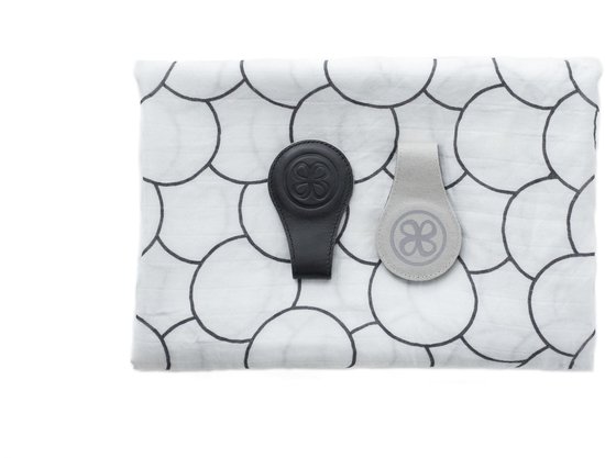 Cloby multifunctionele doek - wit met zwart - met bijpassende leren magneetclips zwart van Cloby