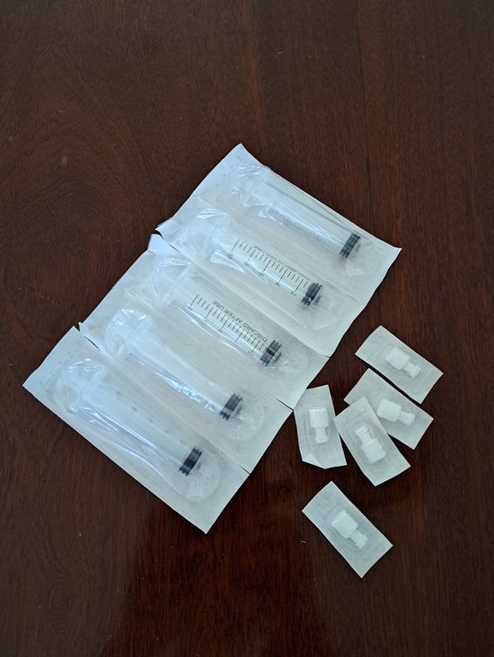 Colostrum / Moedermelk voedings spuitjes 10cc (5 stuks) met dop spuitjes moedermelkspuitjes van Merkloos