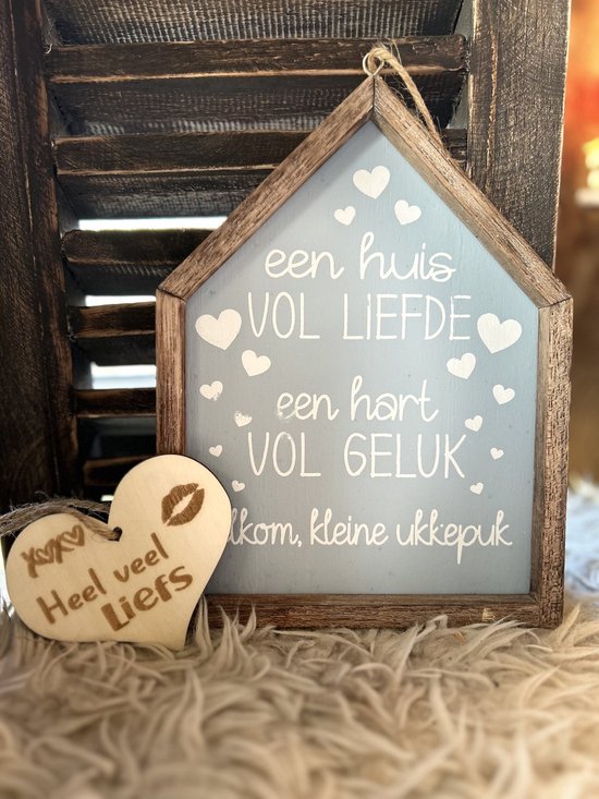 Creaties van Hier –Tekstlijstje huis een huis vol liefde met hartje – baby blauw - 21,5 cm – Kraamcadeau - baby van Merkloos