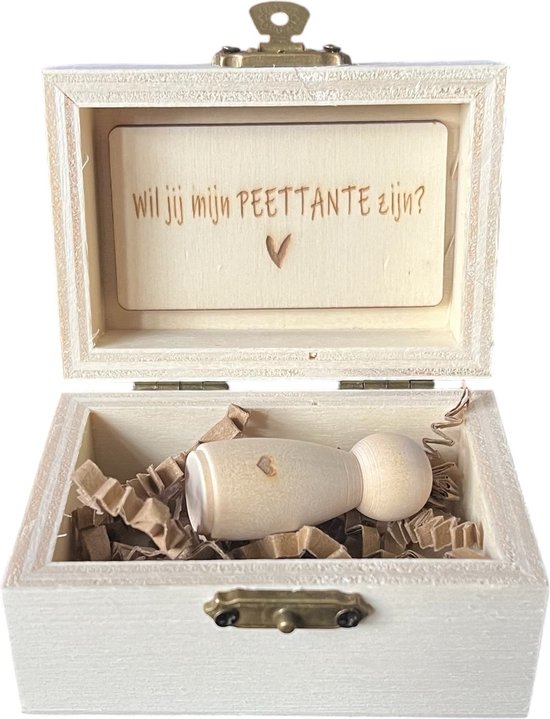 Doosje baby | peg doll | wil jij mijn peettante zijn | meter vragen | meter worden | peettante vragen | peettante worden | cadeau | doosje met een vraag van Merkloos