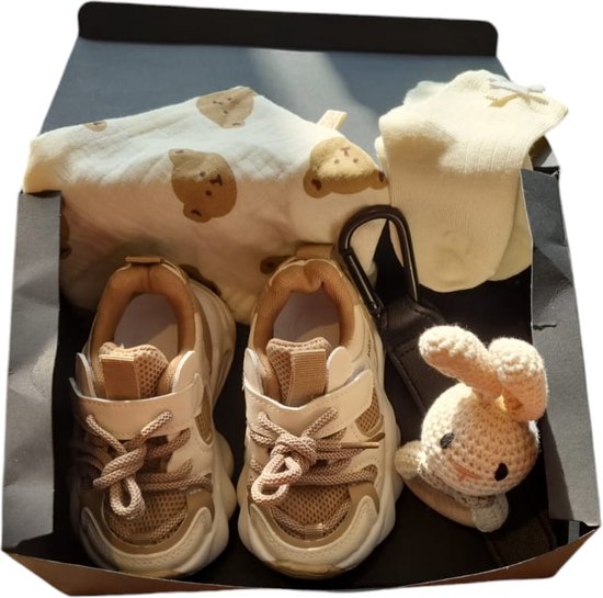 Dutchers.® Kraamcadeau - Giftset - Eerste schoentjes - Beige