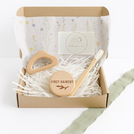 Duurzaam baby cadeaupakket "Extra Small" Little green one | cadeau pakket | kraamkado | kraamcadeau | baby geschenk pakket | babyshower | cadeauset | geboortegeschenk | jongen | meisje | moederdag van Merkloos