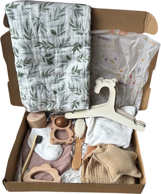 Duurzaam baby cadeaupakket "Large" / kraamkado / kraamcadeau / baby geschenk pakket/ babyshower / cadeauset / geboortegeschenk / jongen / meisje van Kraambox.